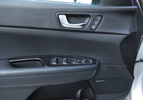 Kia Optima cena 89888 przebieg: 58250, rok produkcji 2019 z Darłowo małe 781